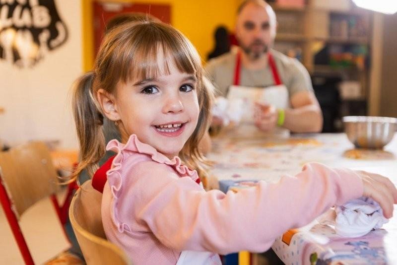 Dieťa sa kreatívne vyžíva v ArtClube - kreatívne štúdio  v Hoteli Sitno - Trinity Hotels.sk 