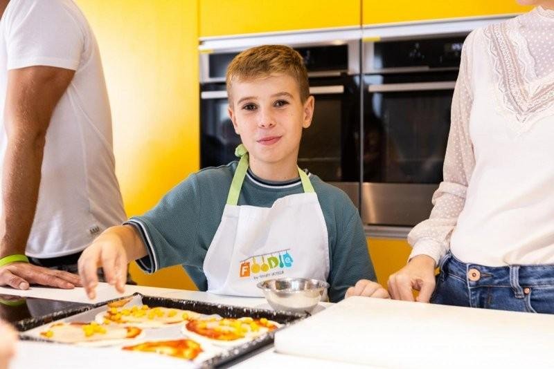 Maskoti Skalko a Ozvenka v kulinárskom štúdiu Foodie v Hoteli Sitno - Trinity Hotels.sk 