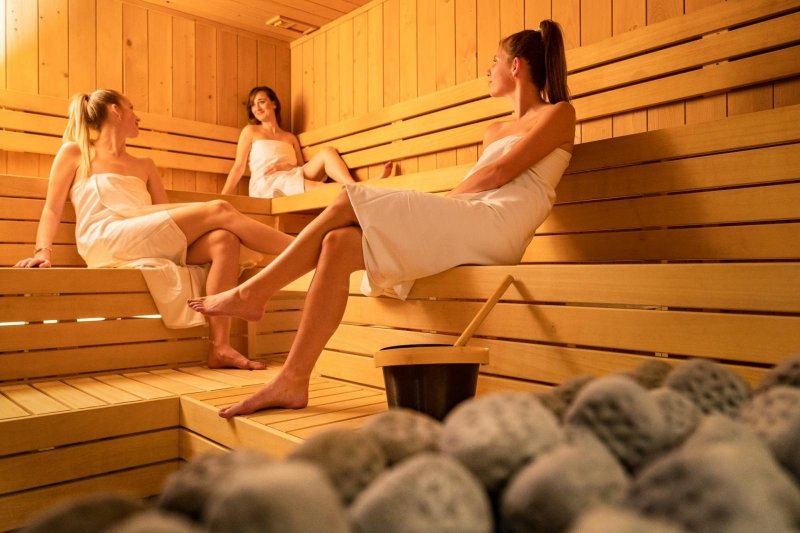 Dámy v saune v Hoteli Sitno - Trinity Hotels.sk 